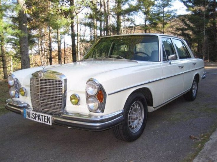 Thumbnail Photo undefined for 1967 Mercedes-Benz 250S